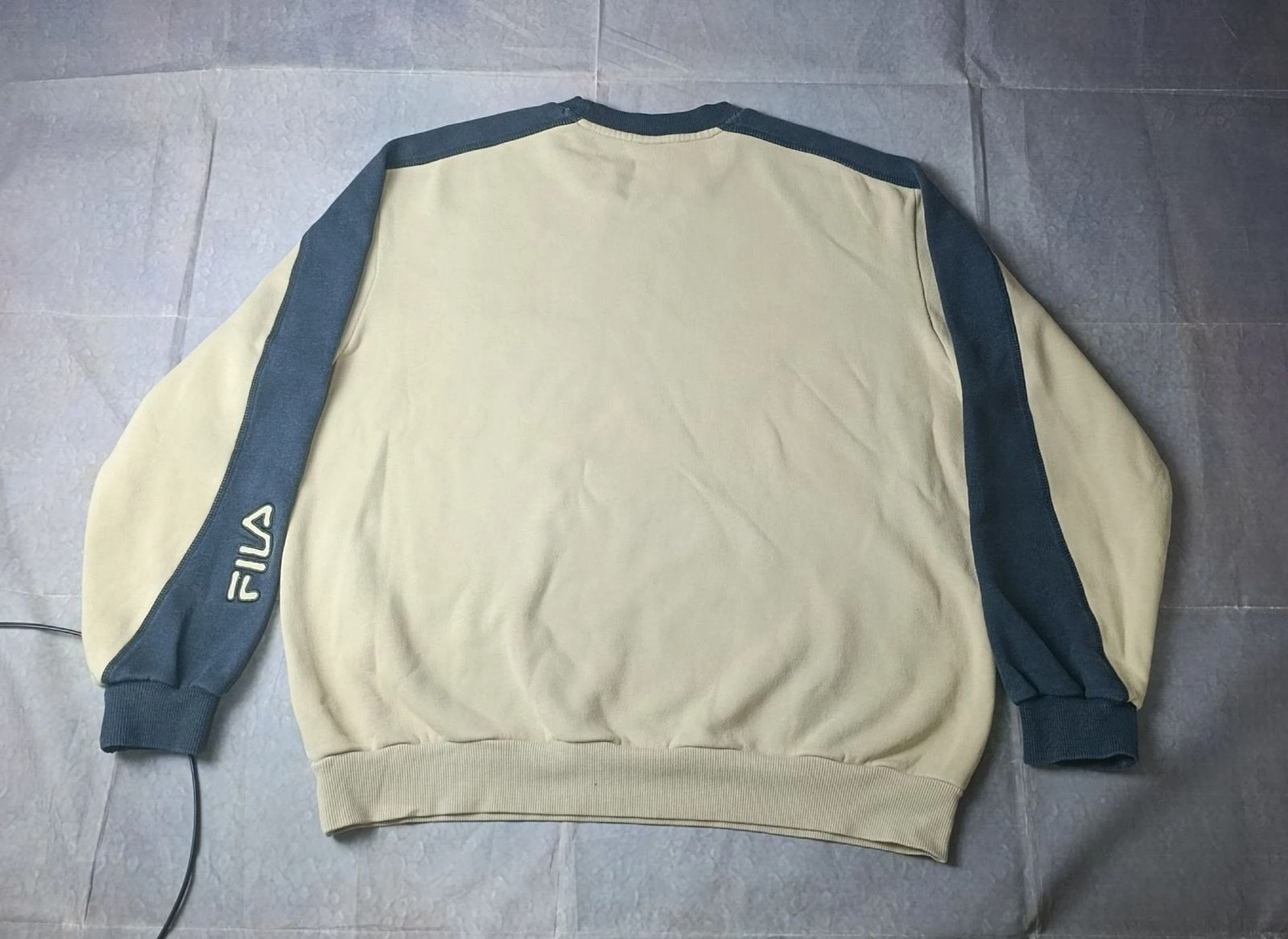 FILA Vintage Beige & Navy Blue Crewneck Sweatshirt Size XL – photo 2